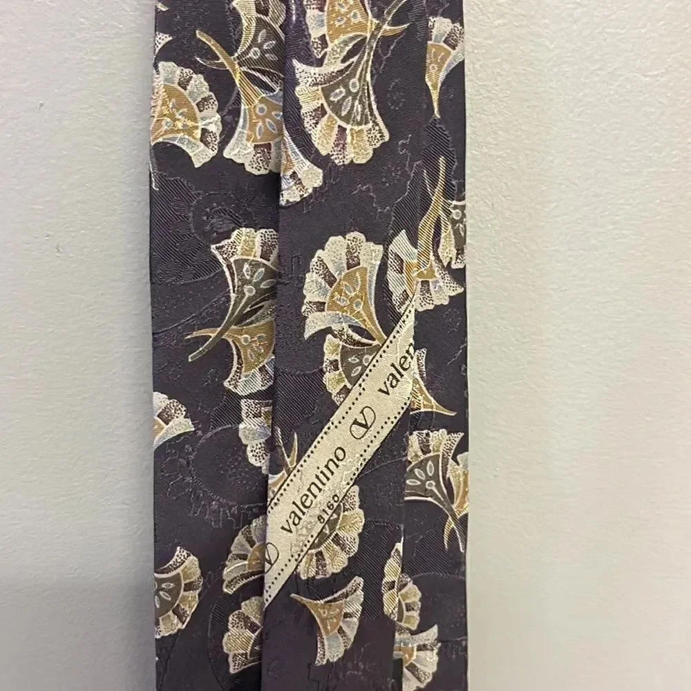 Valentino Italian 100% Silk Eggplant Purple Men’s Tie w/ Handheld Fan Design
